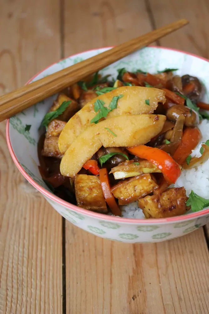 Gebratenes Gemüse mit Tofu und Quitten