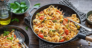 Tagliatelle in Mascarpone-Pinienkern-Sauce