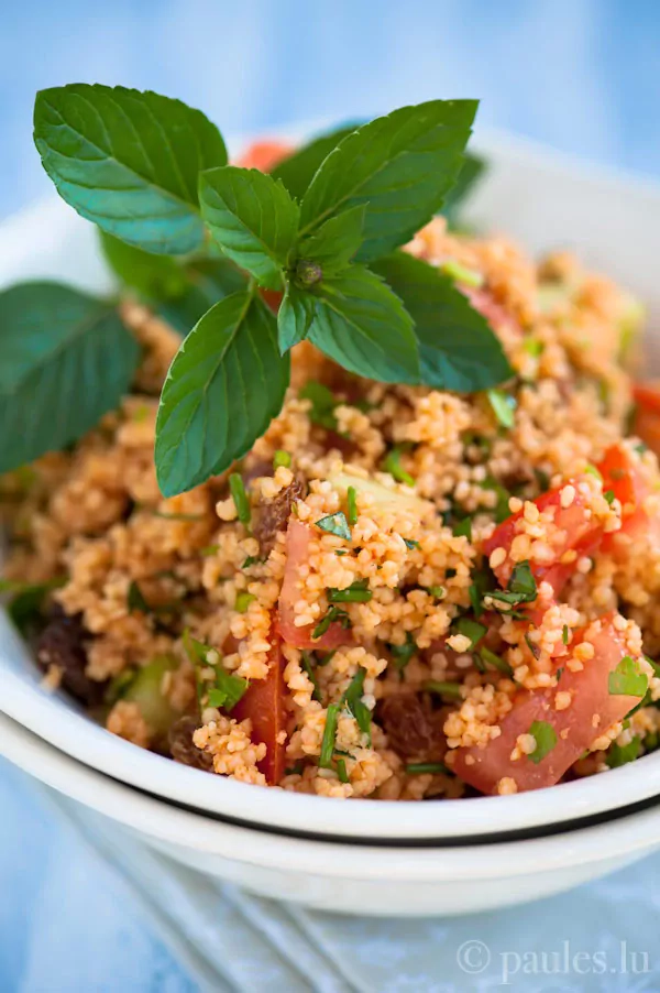 Couscous Salat mit dunklem Sesamöl