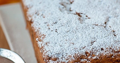 Kürbiskuchen mit Mandeln und Schokolade