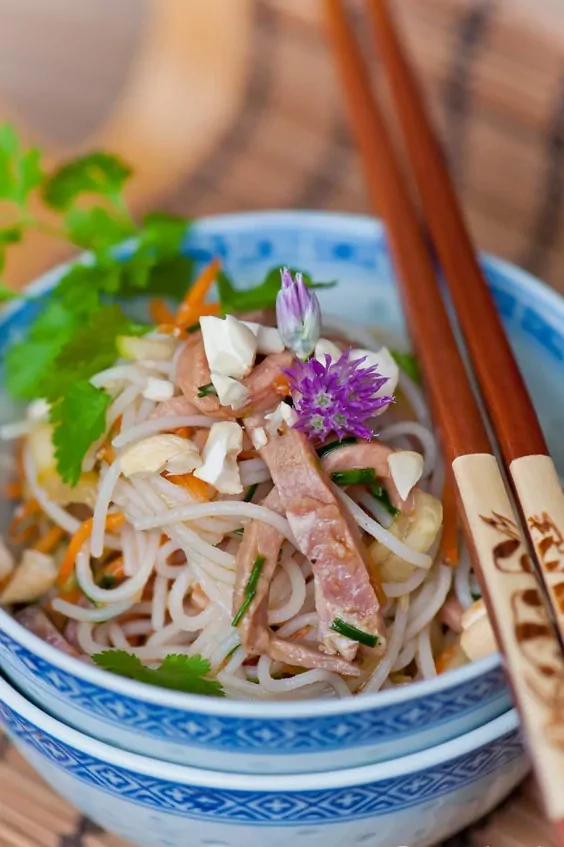 Nudelsalat mit Rindfleisch Asia-Style