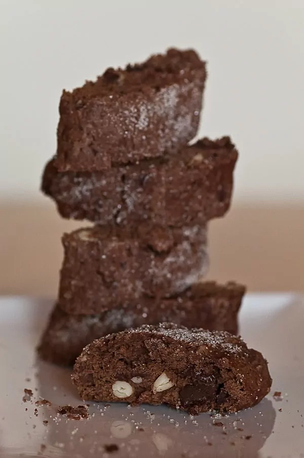 Schokoladen-Biscotti mit Oliven