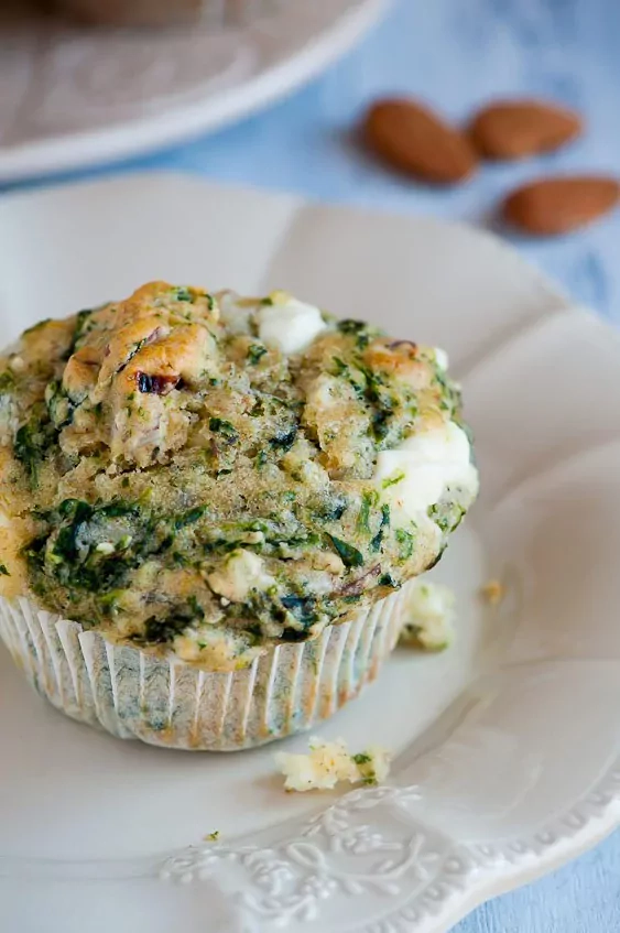 Spinat-Ricotta-Muffins mit Feta und Mandeln