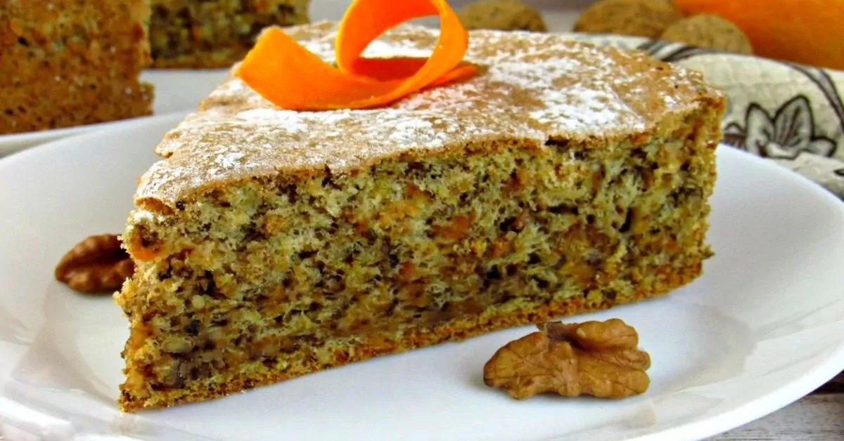 Weicher Kürbiskuchen mit Walnüssen