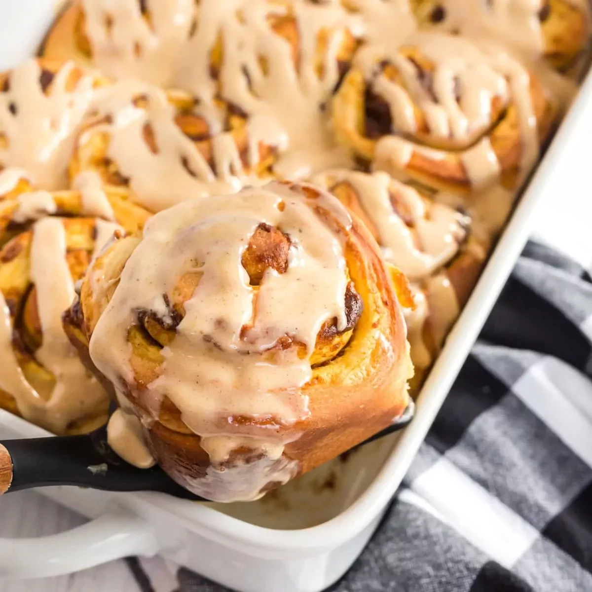 Kürbis-Zimtschnecken (Pumpkin cinnamon rolls)