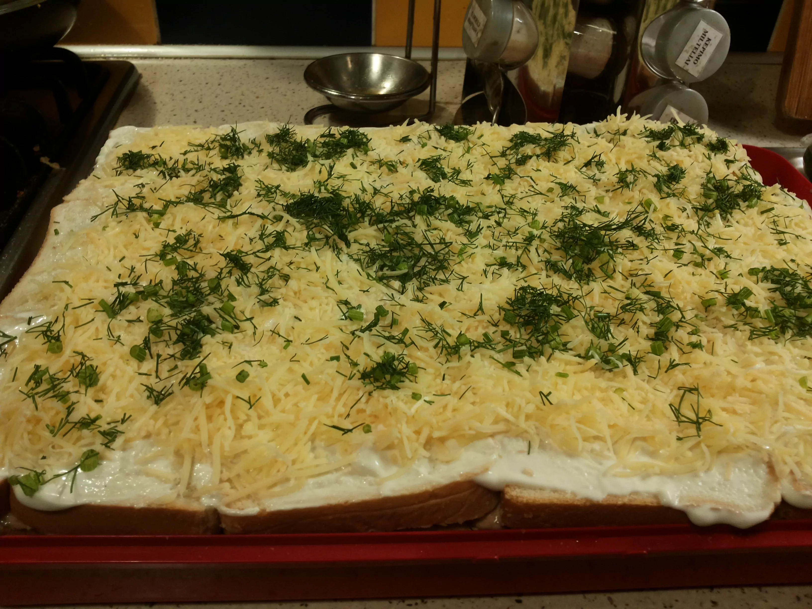 Sehr leckerer Thunfischkuchen - Kuchen mit Brot und Eiern