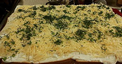 Sehr leckerer Thunfischkuchen - Kuchen mit Brot und Eiern