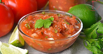 Mexikanische Tomatensauce für Tacos und Tortilla-Chips (Salsa de Tomate)