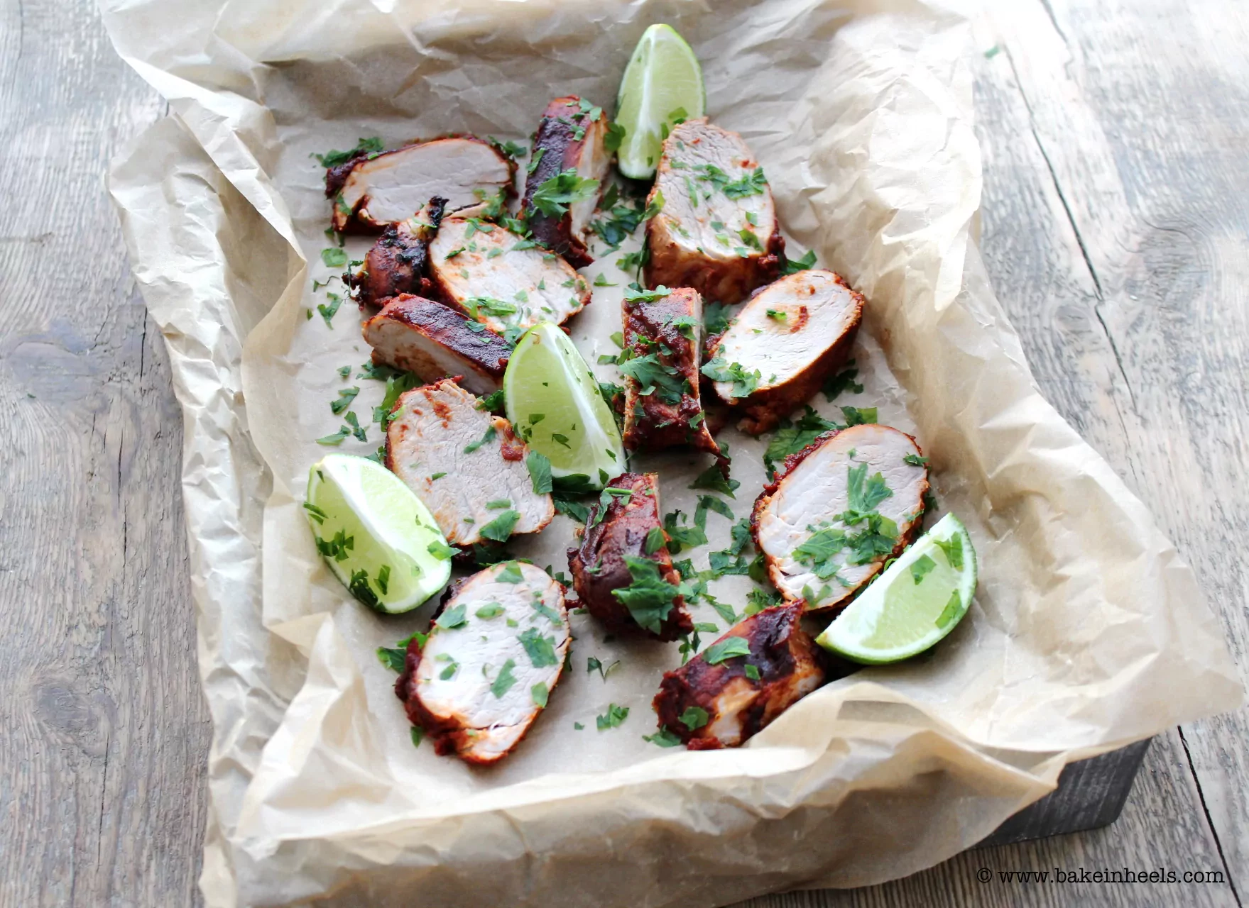 Gebackenes Schweinefilet mit würziger chinesischer Sauce