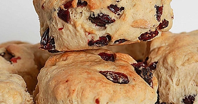 Englische Scones mit getrockneten Cranberries