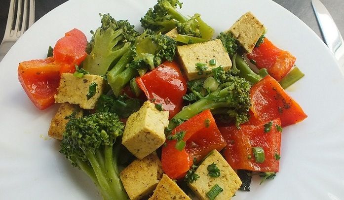 Tofu mit Curry und Gemüse